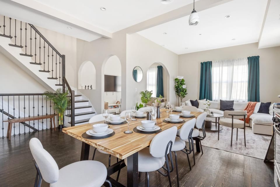 Biggest Duplex 6BD in Bushwick for 16 Guests Apartment in Bedford-Stuyvesant