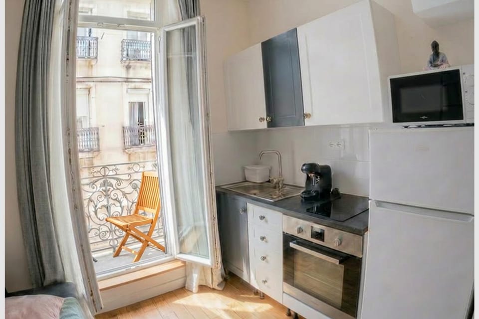 Kitchen or kitchenette, stove, kitchen