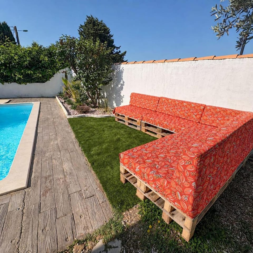 Les Elles du Moulin Avec Piscine House in Vedène