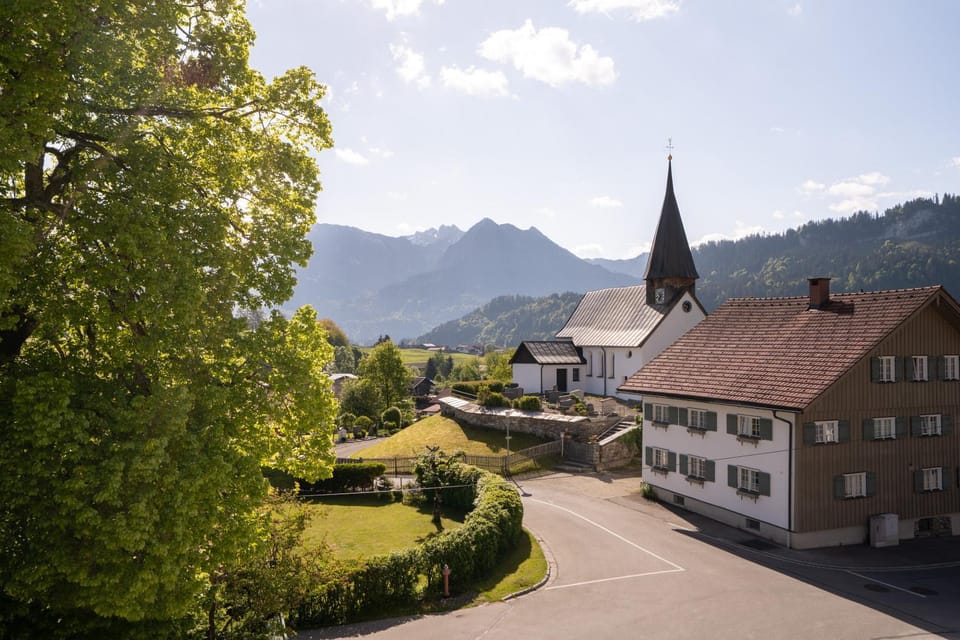 Day, Neighbourhood, Natural landscape, Mountain view