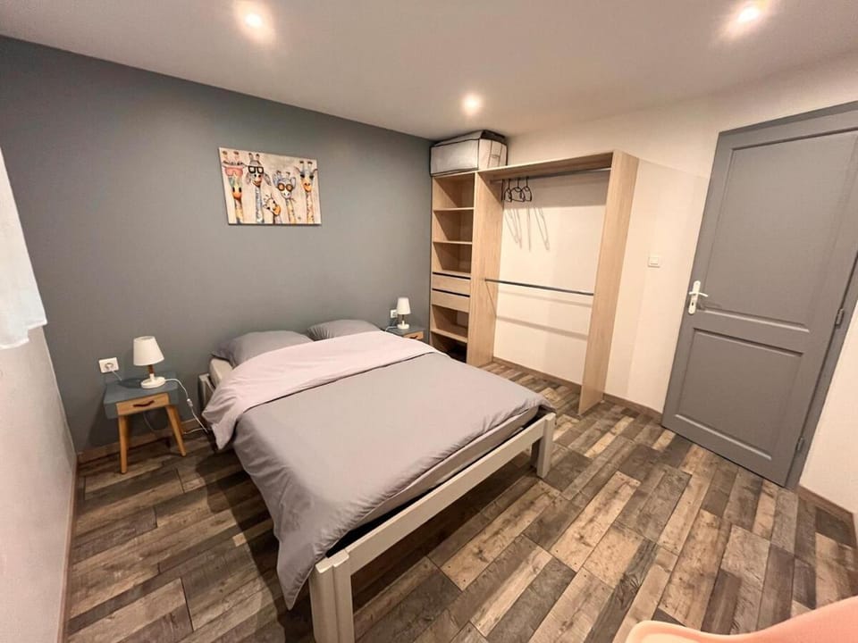 Bed, Photo of the whole room, Bedroom, wardrobe
