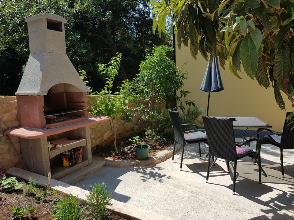 BBQ facilities, Balcony/Terrace