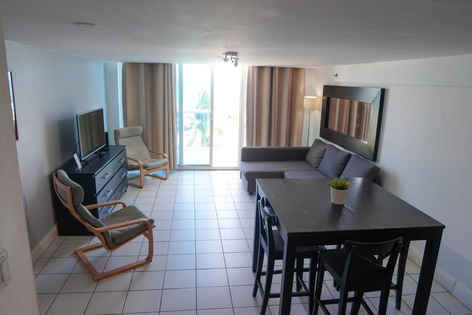 Communal lounge/ TV room, Dining area