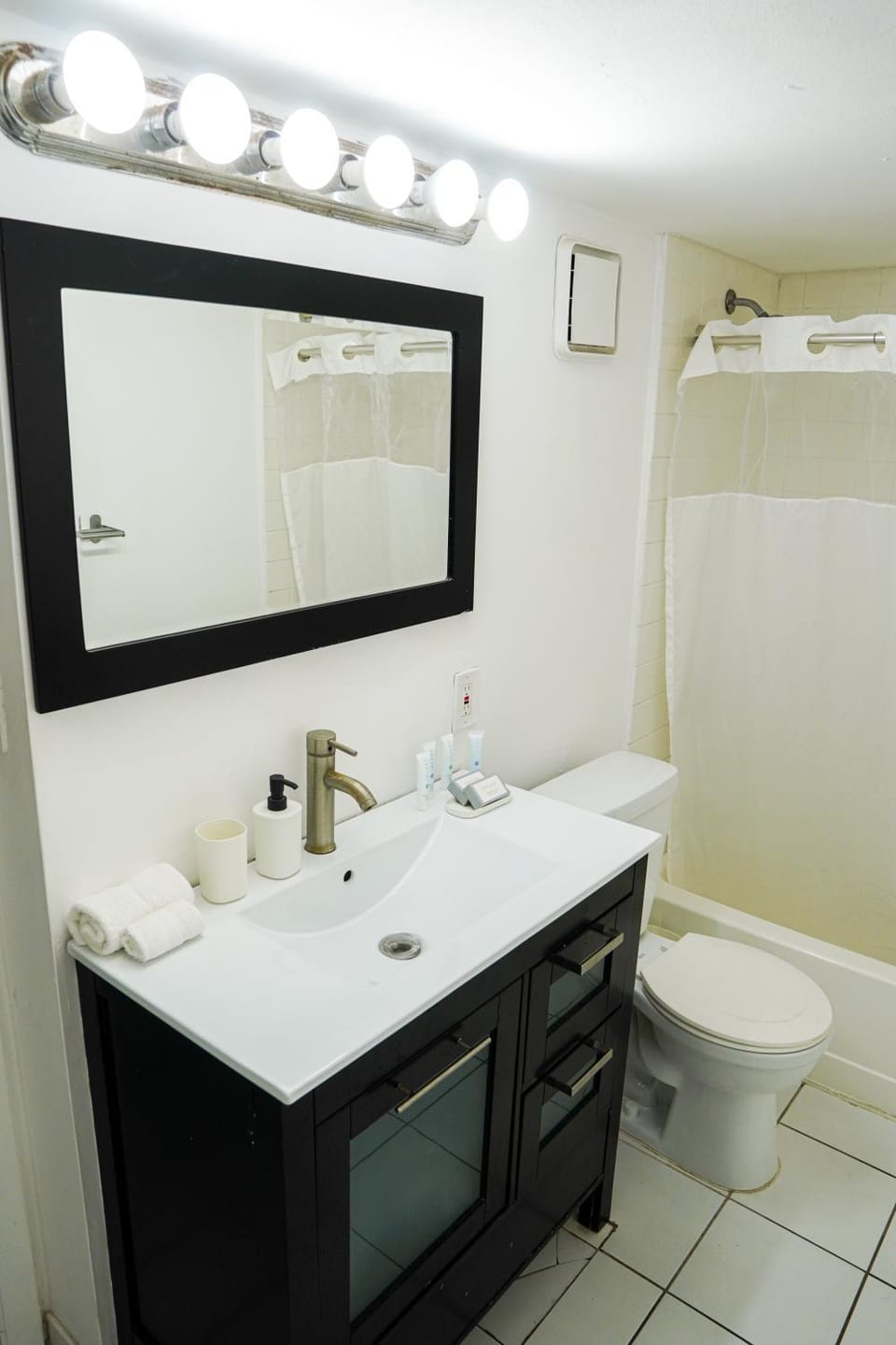 Shower, Bathroom, towels