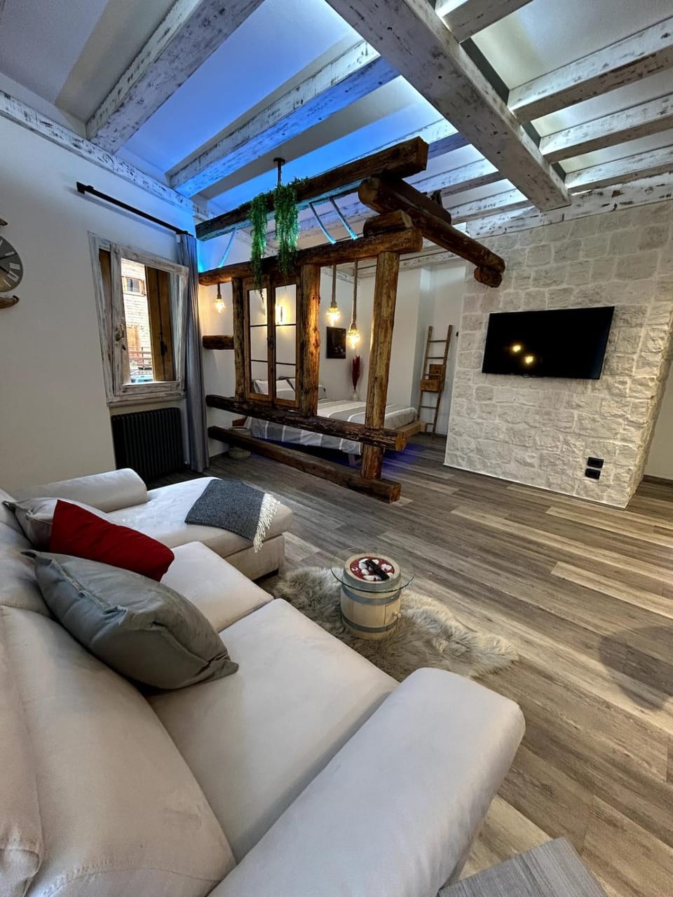 TV and multimedia, Living room, Seating area