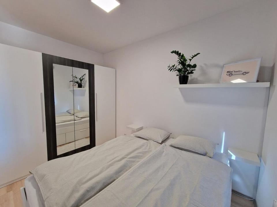Modern Smart Home Metrodom Park - 20min from center Apartment in Budapest