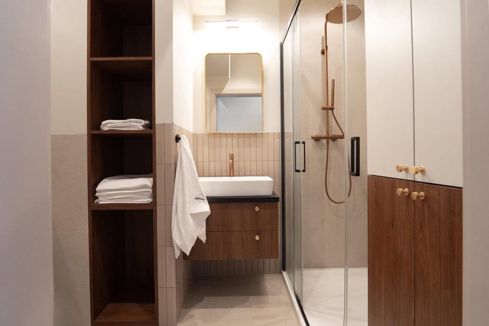 Shower, Bathroom, towels