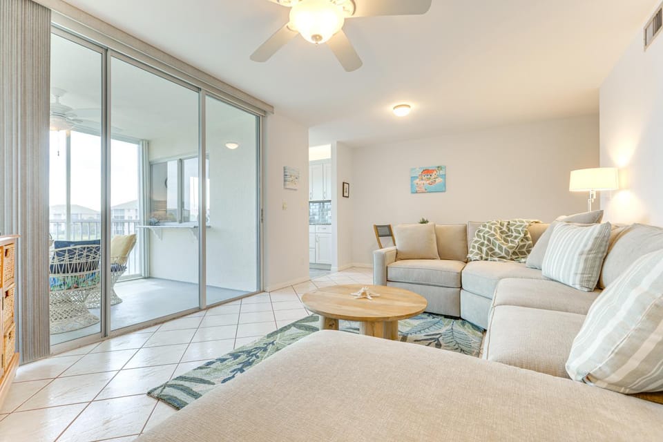 2 Mi to Jupiter Beach: Condo w/ Lake Views House in Jupiter