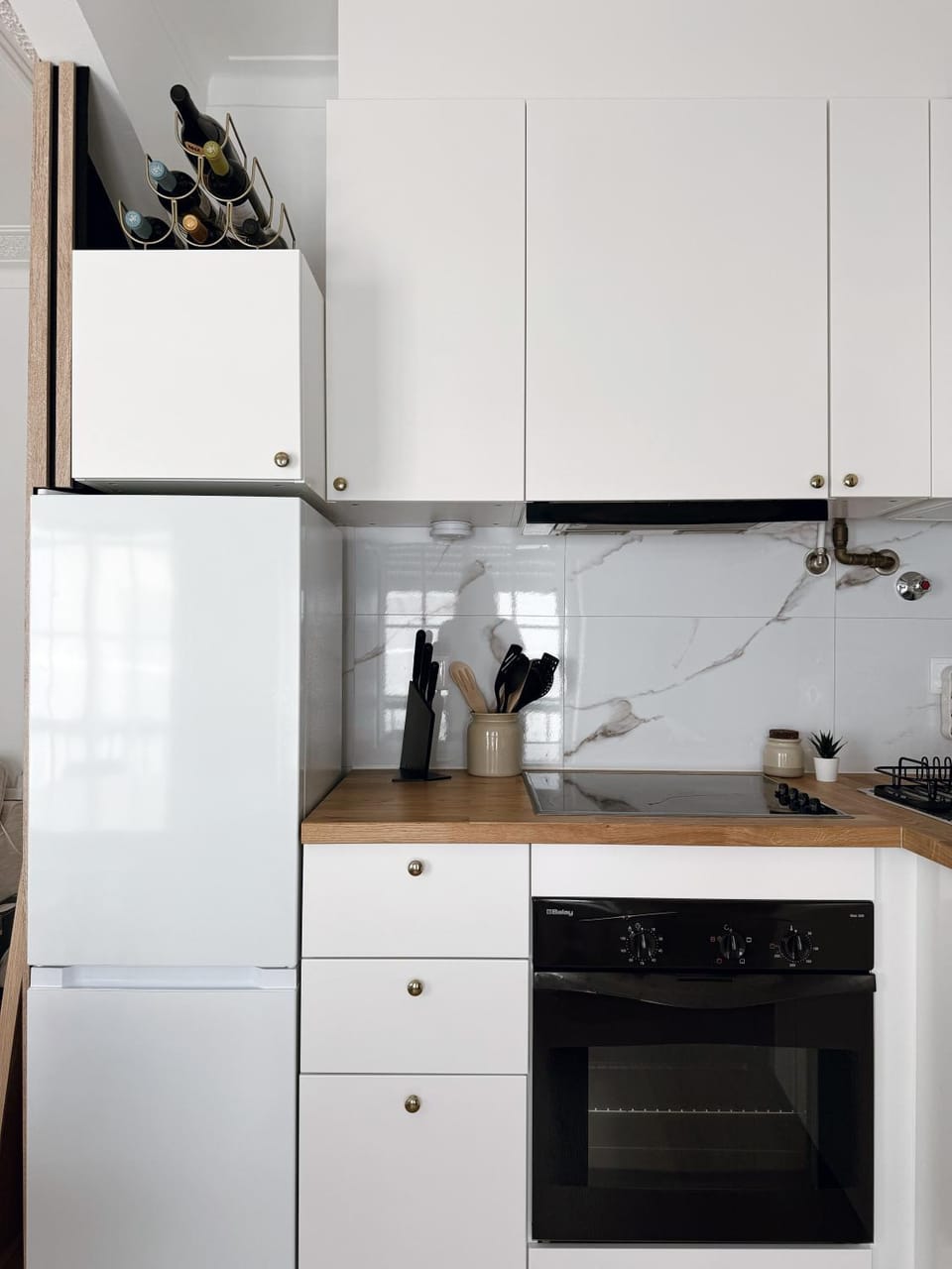 Kitchen or kitchenette, stove