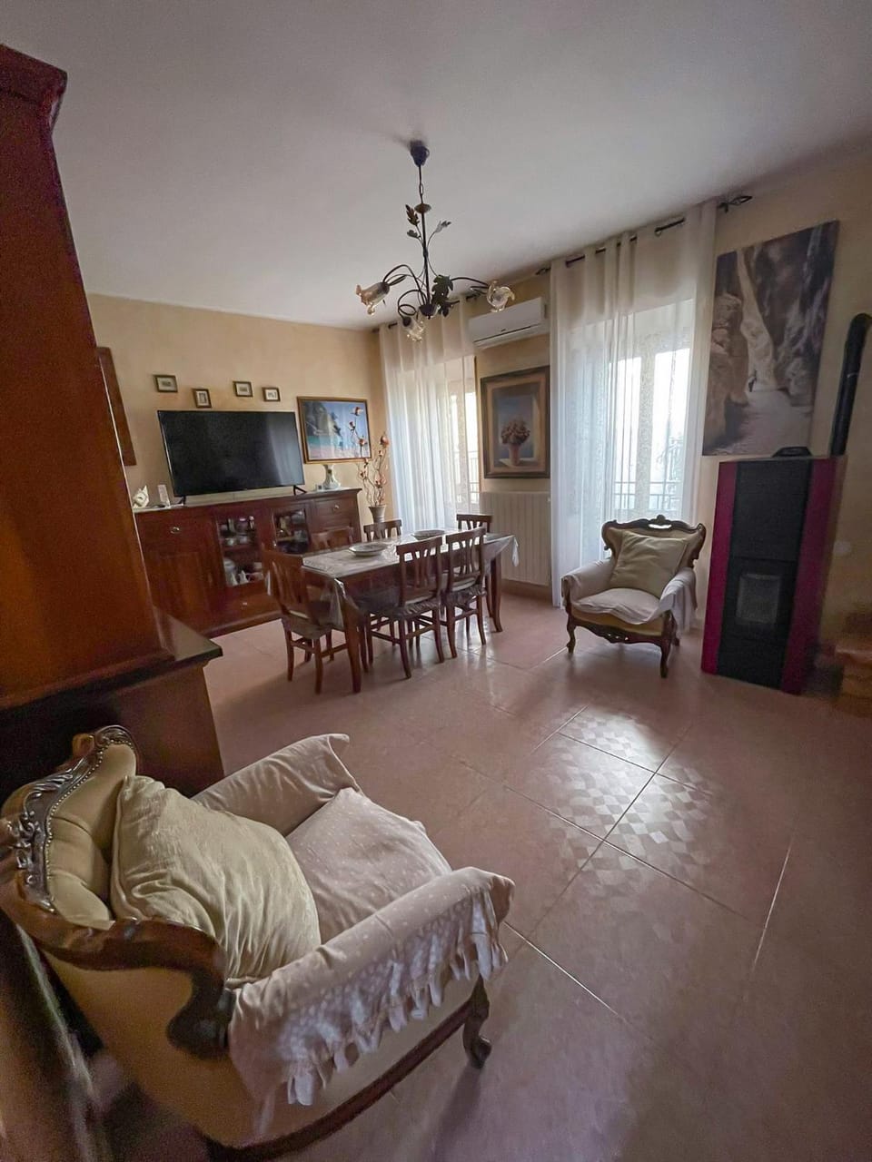 Communal lounge/ TV room, Living room