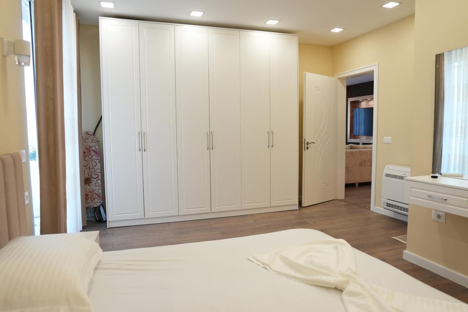 Bed, Bedroom, wardrobe