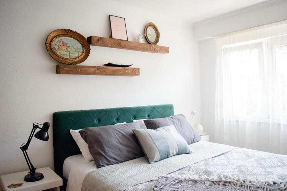 Toby Old Town-3rd Floor-Stairs Only-Public On Street Self Parking Apartment in Mostar
