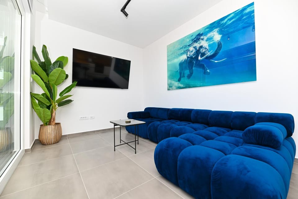 Blue Sea & Red Sunset Apartment in Trogir