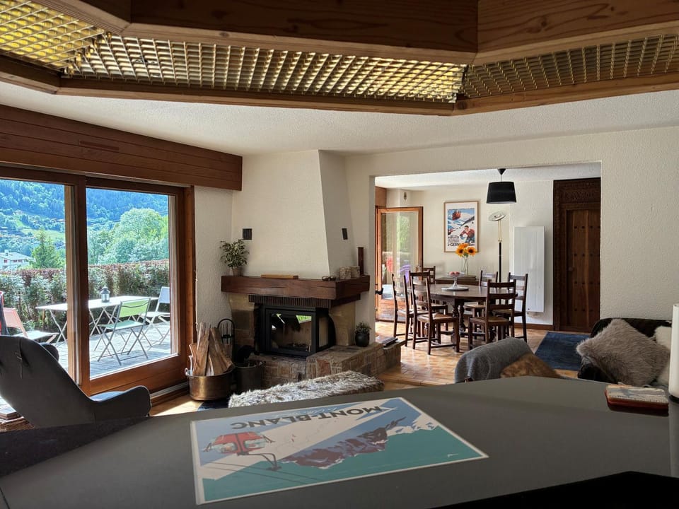 3 Bed Apartment with Private Terrace, Communal Pool, Mont Blanc Views Apartment in Saint-Gervais-Bains