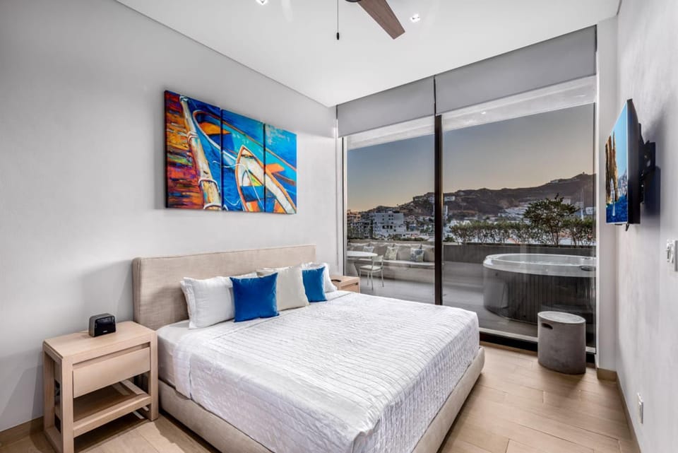 Cabo Marina Luxury Condo Jacuzzi & Terrace House in Cabo San Lucas