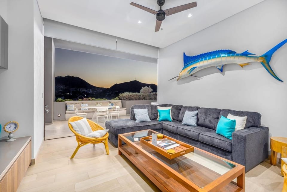 Cabo Marina Luxury Condo Jacuzzi & Terrace House in Cabo San Lucas