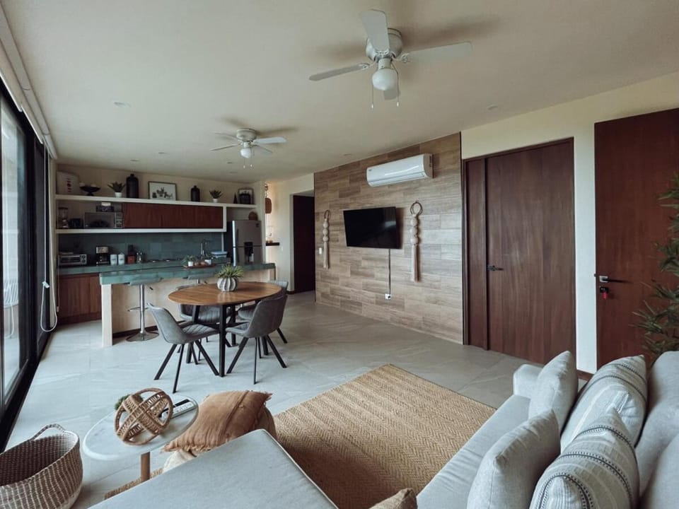 Sunset 2BR Apartment Steps from the Beach with Ocean View Apartment in Holbox