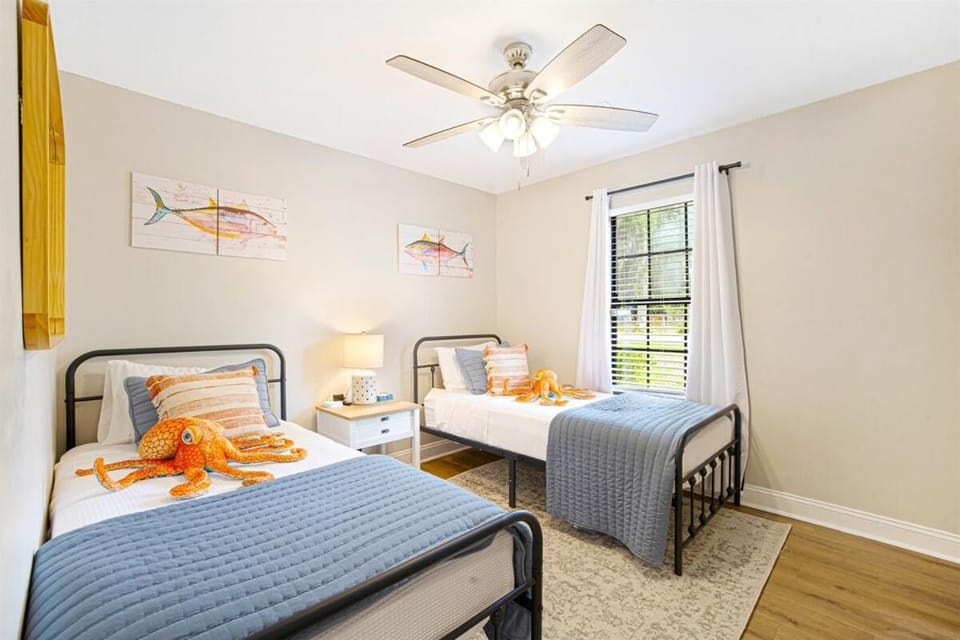 Gritz & Giggles, Where Southern Charm Meets Belly Laughs House in Port Royal