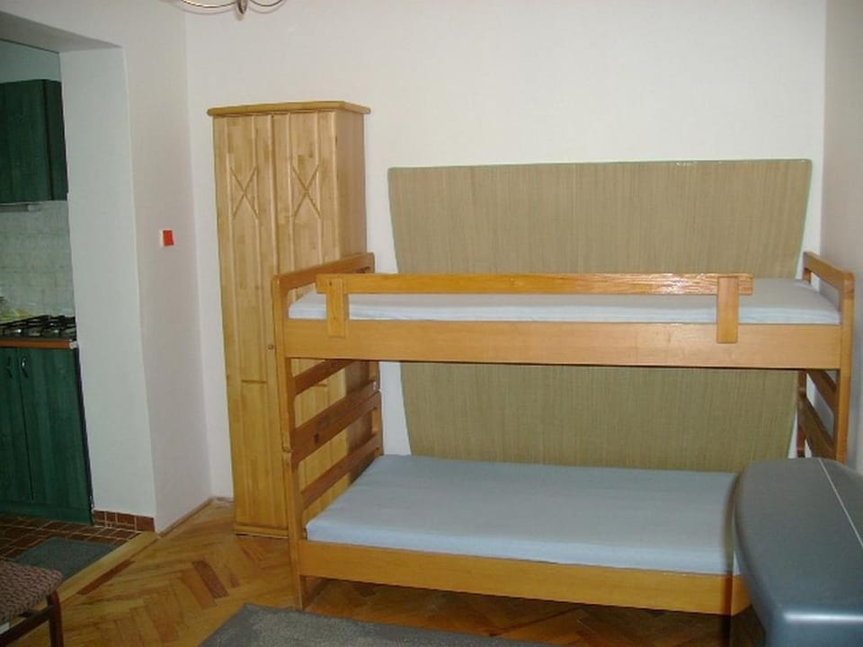 bunk bed