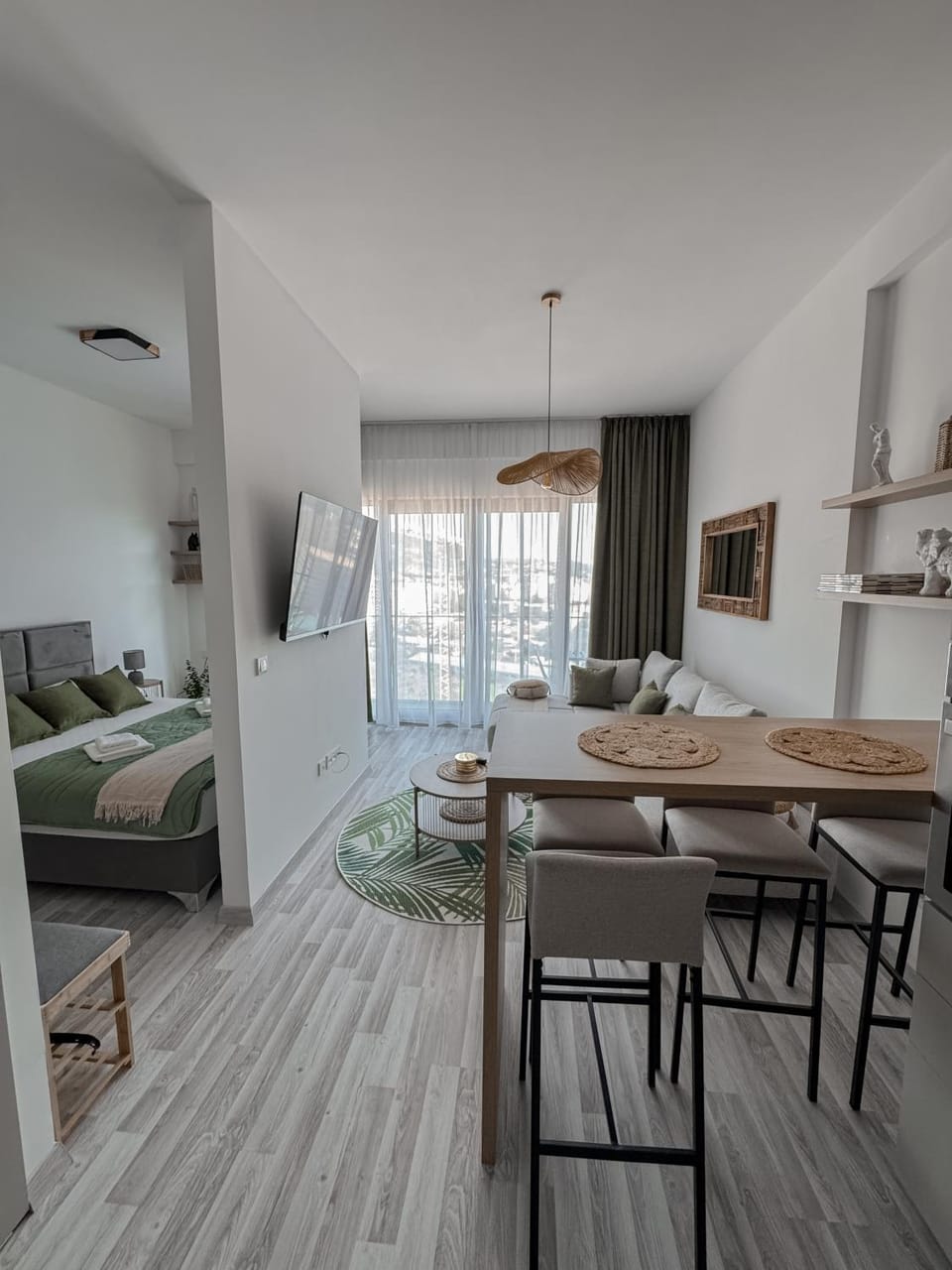 Bed, Living room, Photo of the whole room, Seating area, Dining area