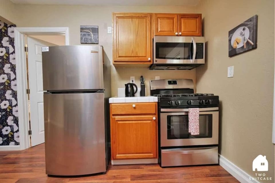 Central Berkeley Garden Oasis Apartment in Berkeley