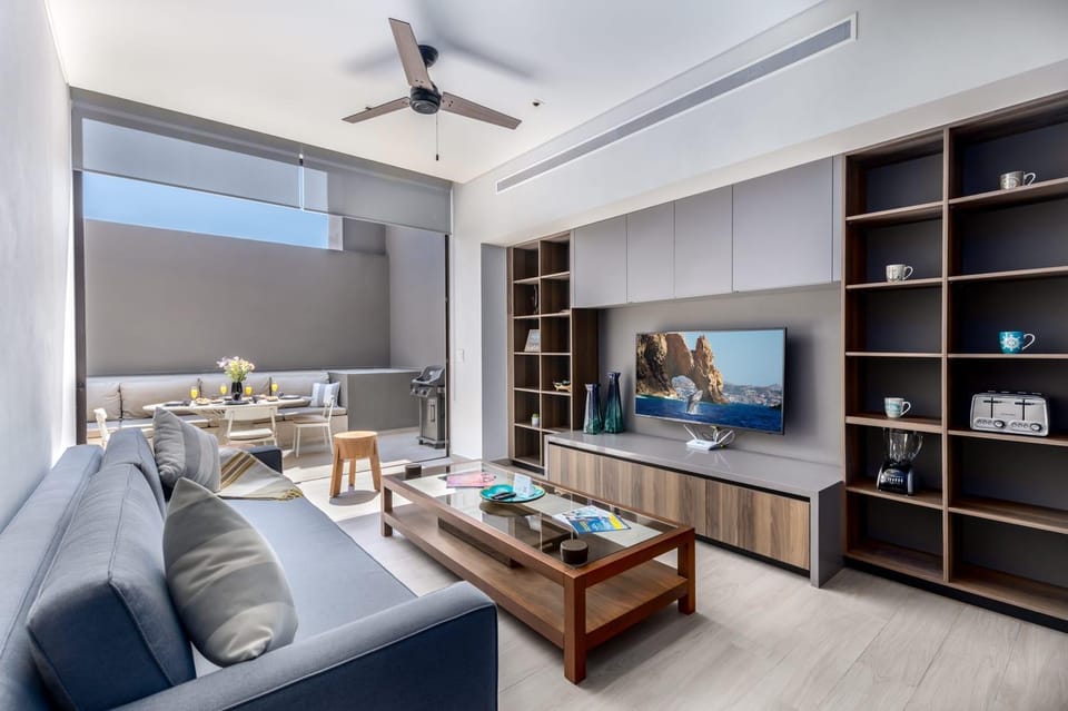2 BR Cabo Marina Walk to Beach & Private Jacuzzi House in Cabo San Lucas