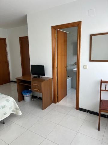 Hostal Delfino Bed and Breakfast in O Eume