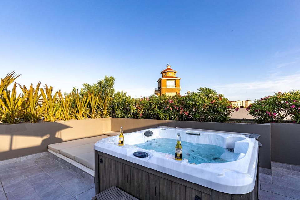 2 BR Condo at Cabo Marina Private Jacuzzi & Grill House in Cabo San Lucas