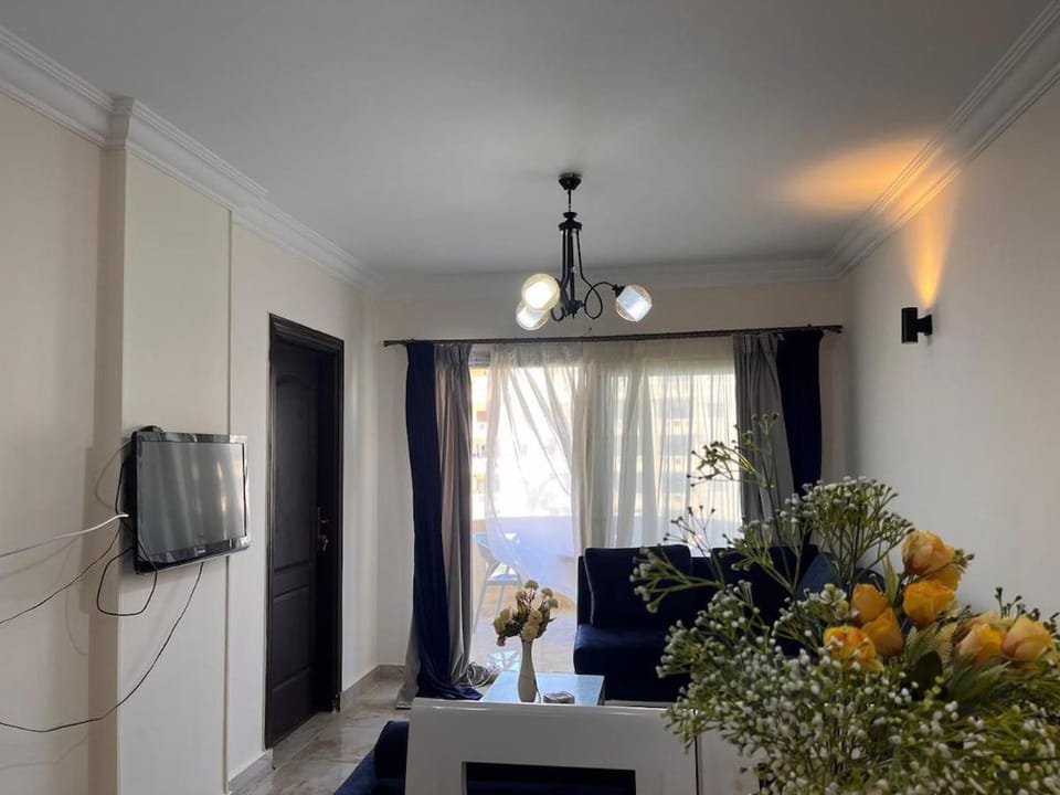 Stella heights Poolside paradise, 4 bedroom AC Apartment in Egypt