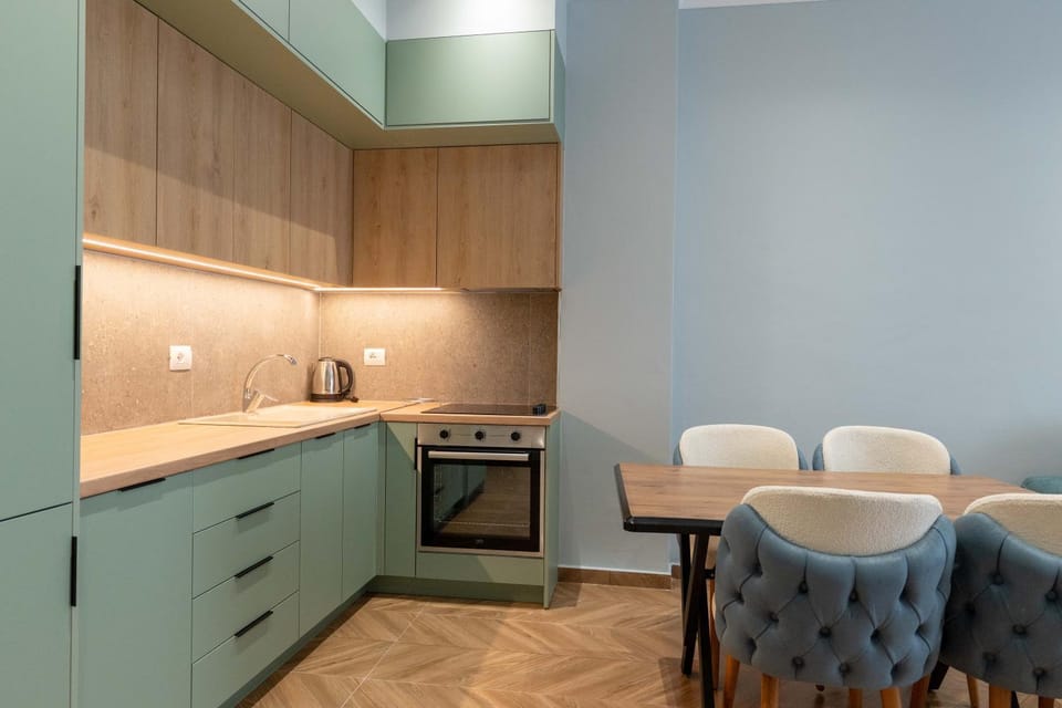 Kitchen or kitchenette, Living room, Seating area, Dining area, dishwasher, minibar, stove