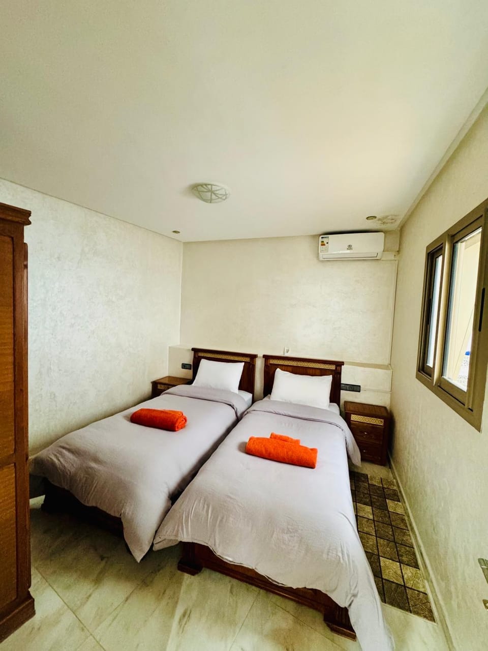 Bed, Bedroom, towels, air conditioner
