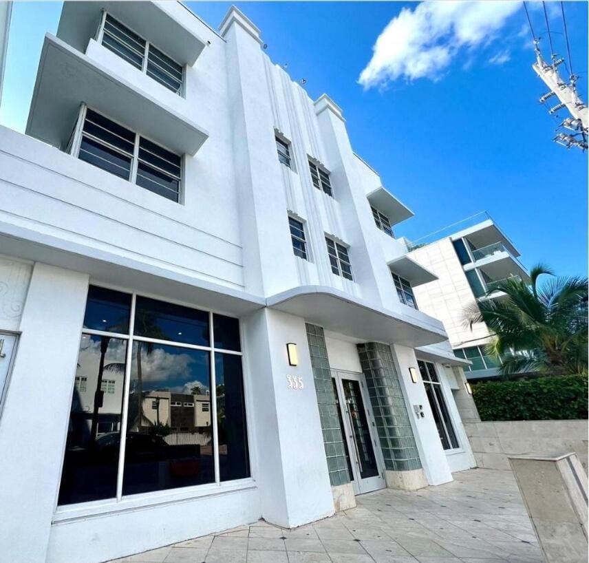 South of Fifth Oceanfront condo with Beach Perks! Apartment in South Beach Miami