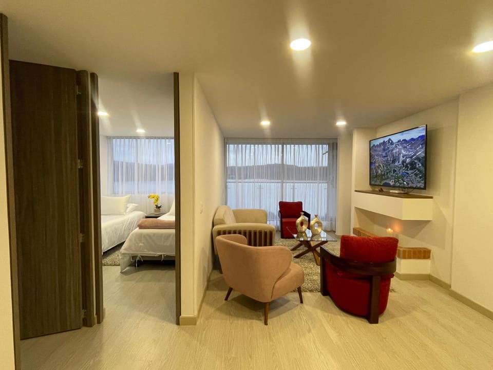 TV and multimedia, Living room, Decorative detail, Lake view