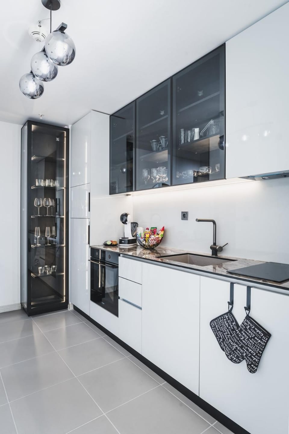 Stylish 28F Gym Free Pkg Secured Apartment in Skopje