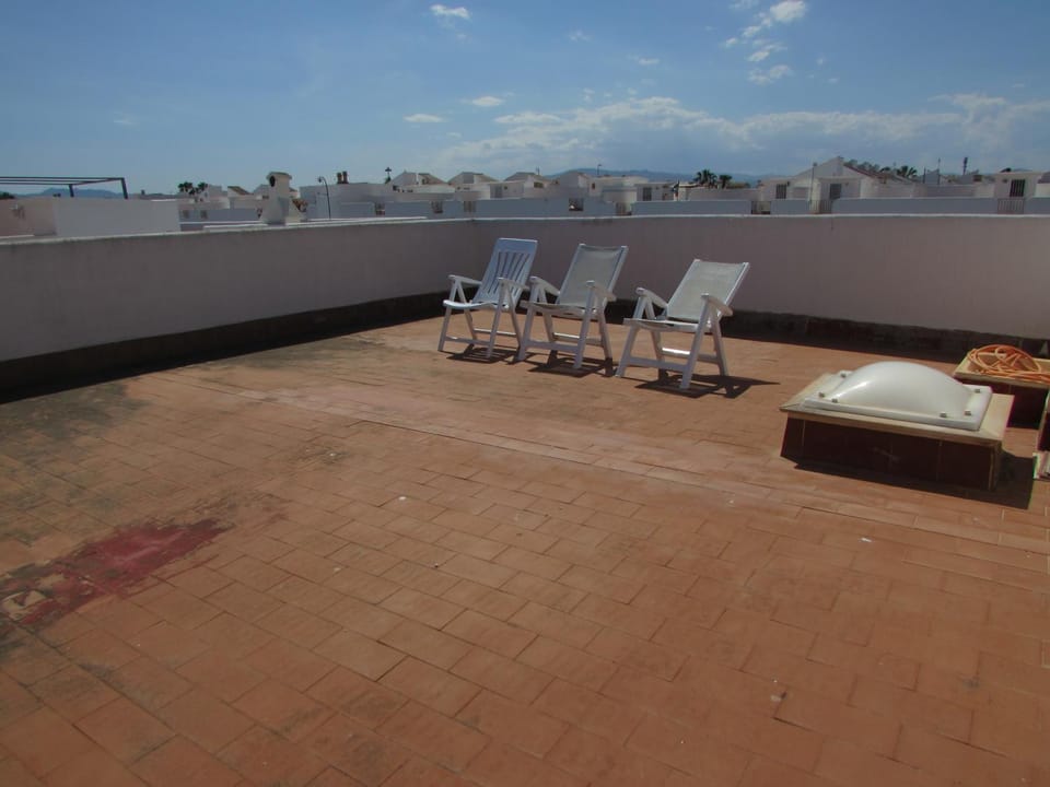 Balcony/Terrace, sunbed