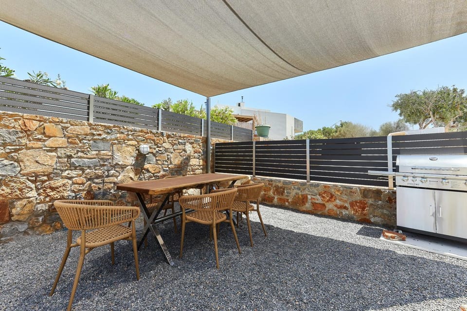 BBQ facilities, Dining area