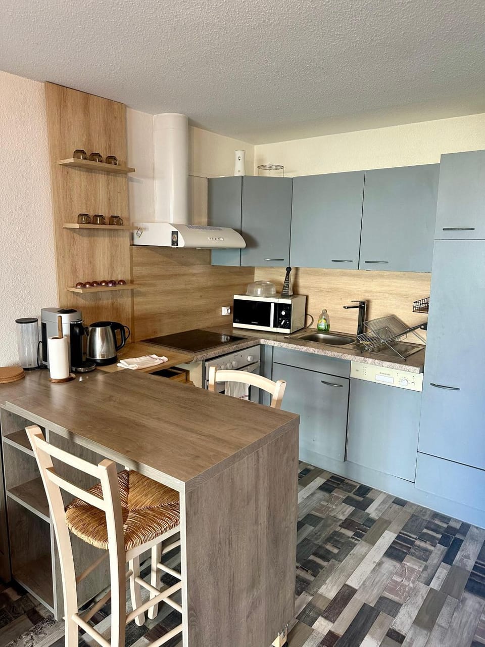Kitchen or kitchenette, kitchen