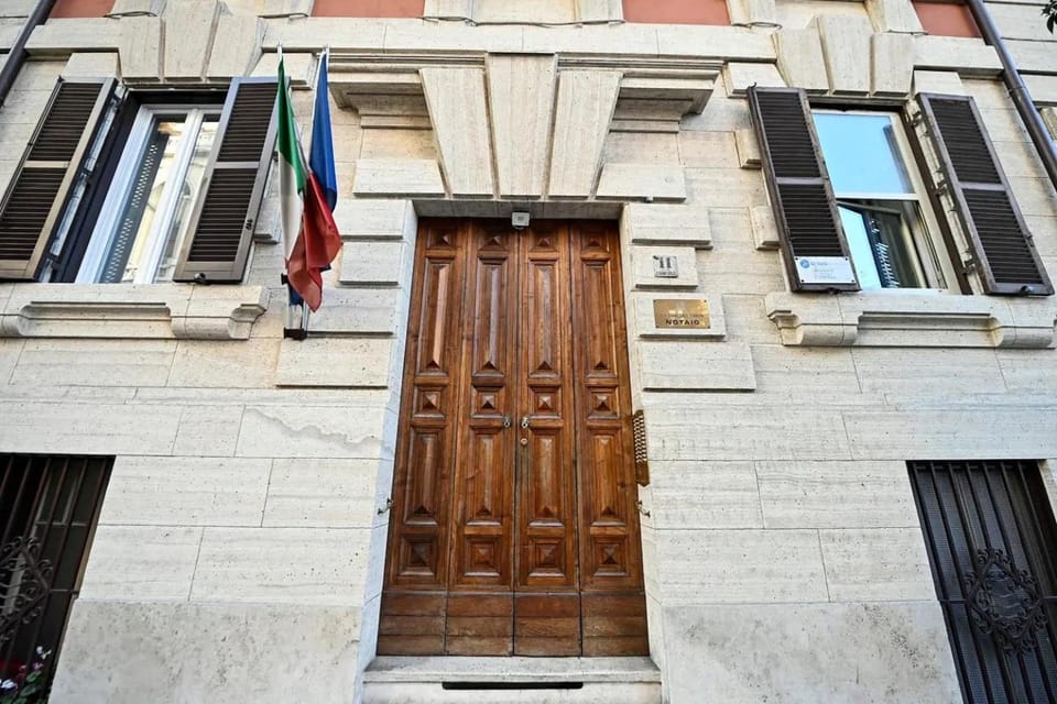 Property building, Facade/entrance