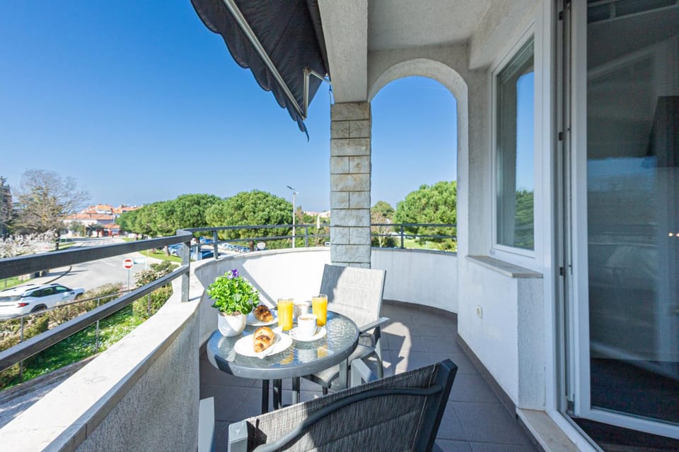 Patio, Seating area