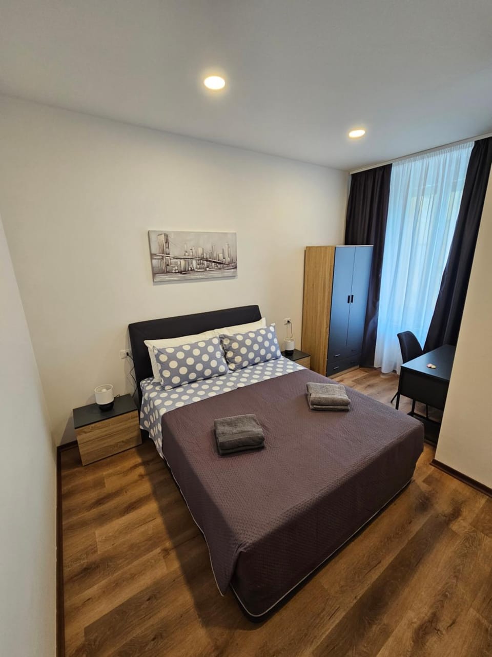 Bed, Photo of the whole room, Seating area, Bedroom, towels