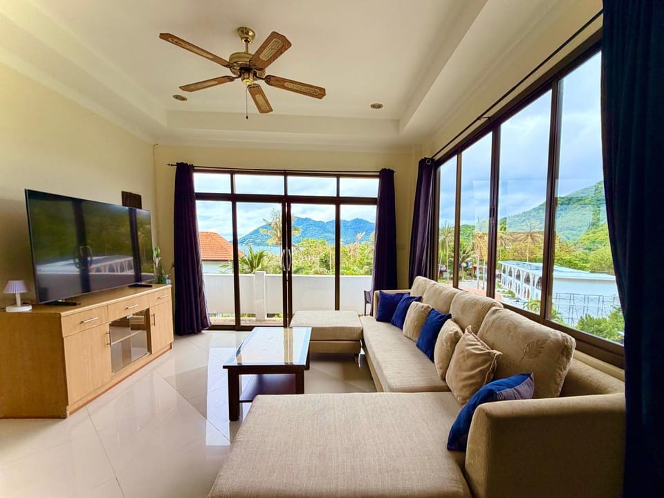 Living room, Mountain view