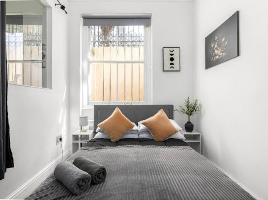Regent Court Kensington Apartment in City of Westminster