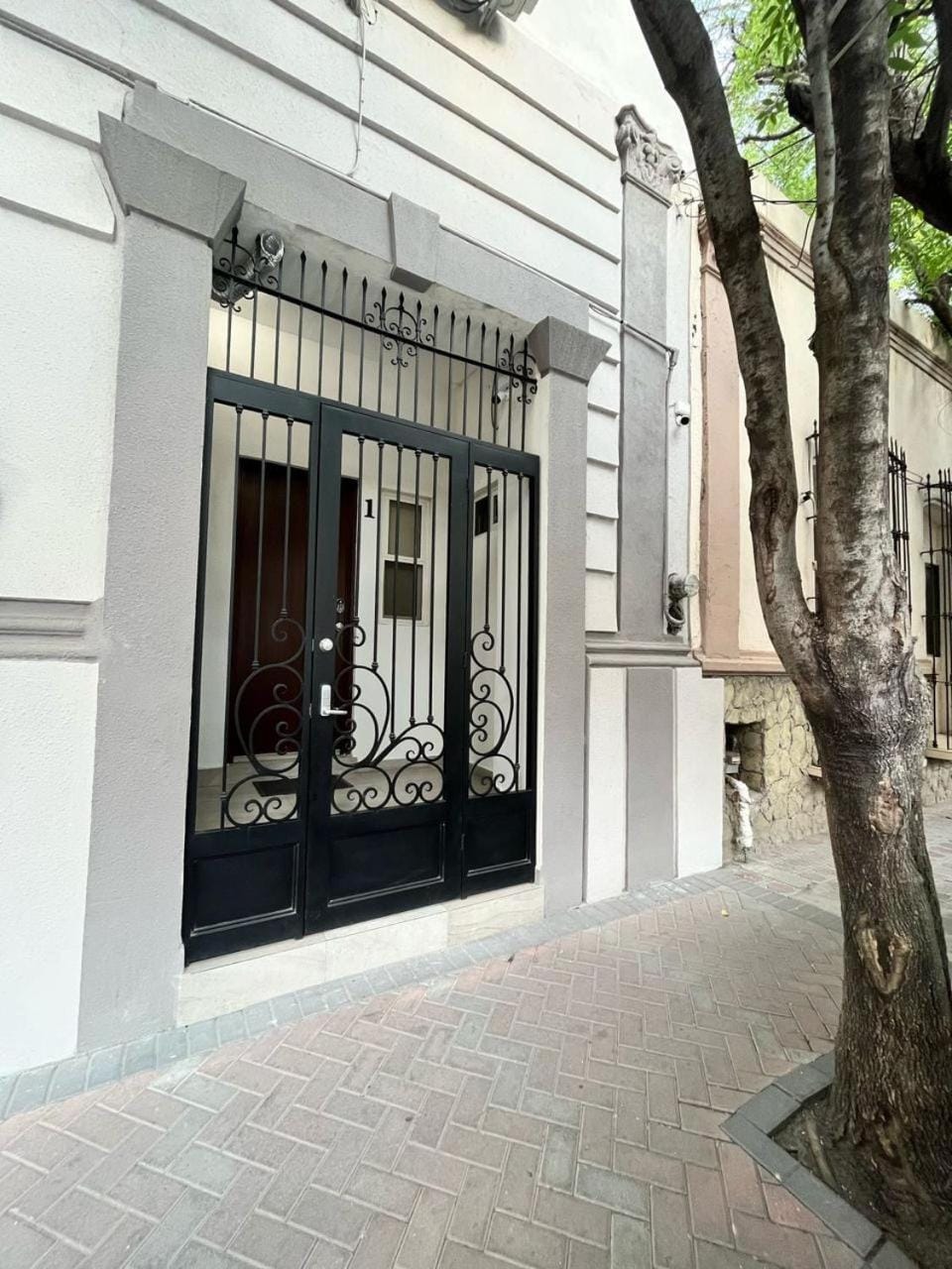 Facade/entrance