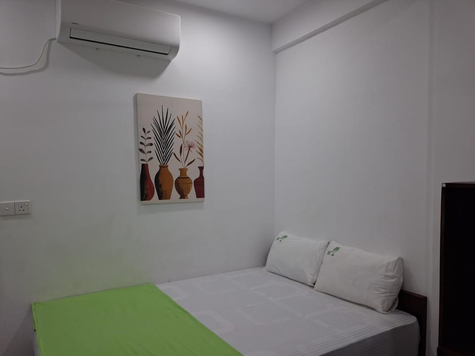 Photo of the whole room, Bedroom, air conditioner