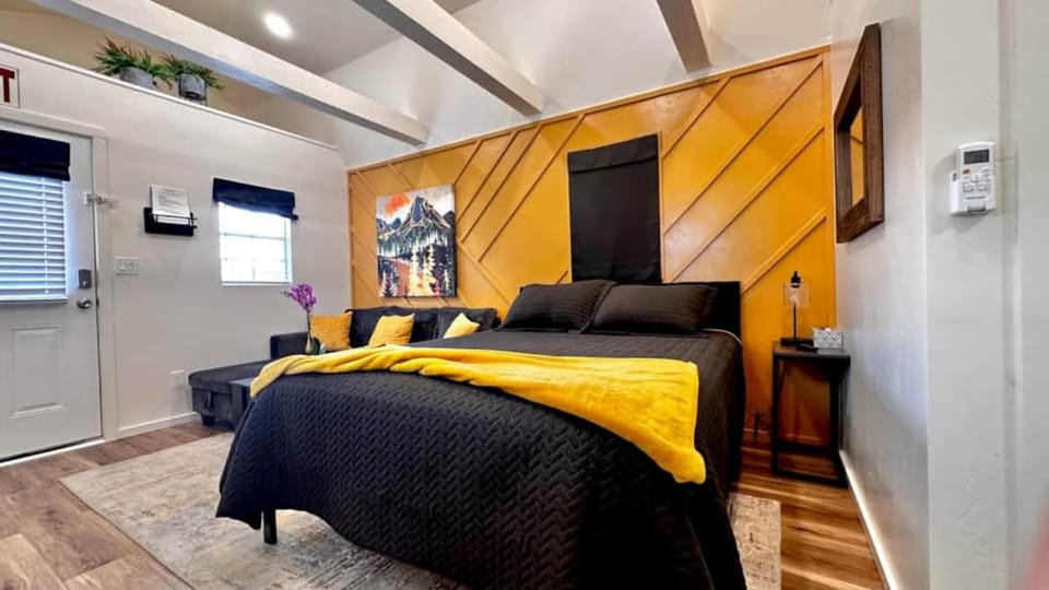 Bed, Bedroom