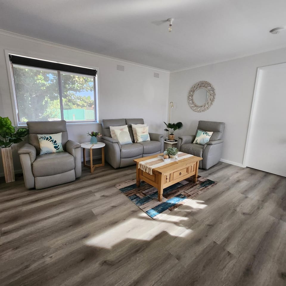 Lbarza Central 2BR Boho Beauty Apartment in Shepparton