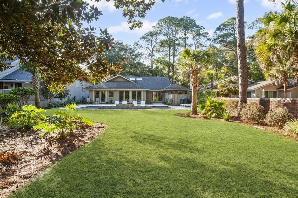 19 Gunnery Lane 2 Kings 1 Queen 2 Doubles Pet Friendly Private Heated Pool w Beach GearBike Rentals House in Hilton Head Island