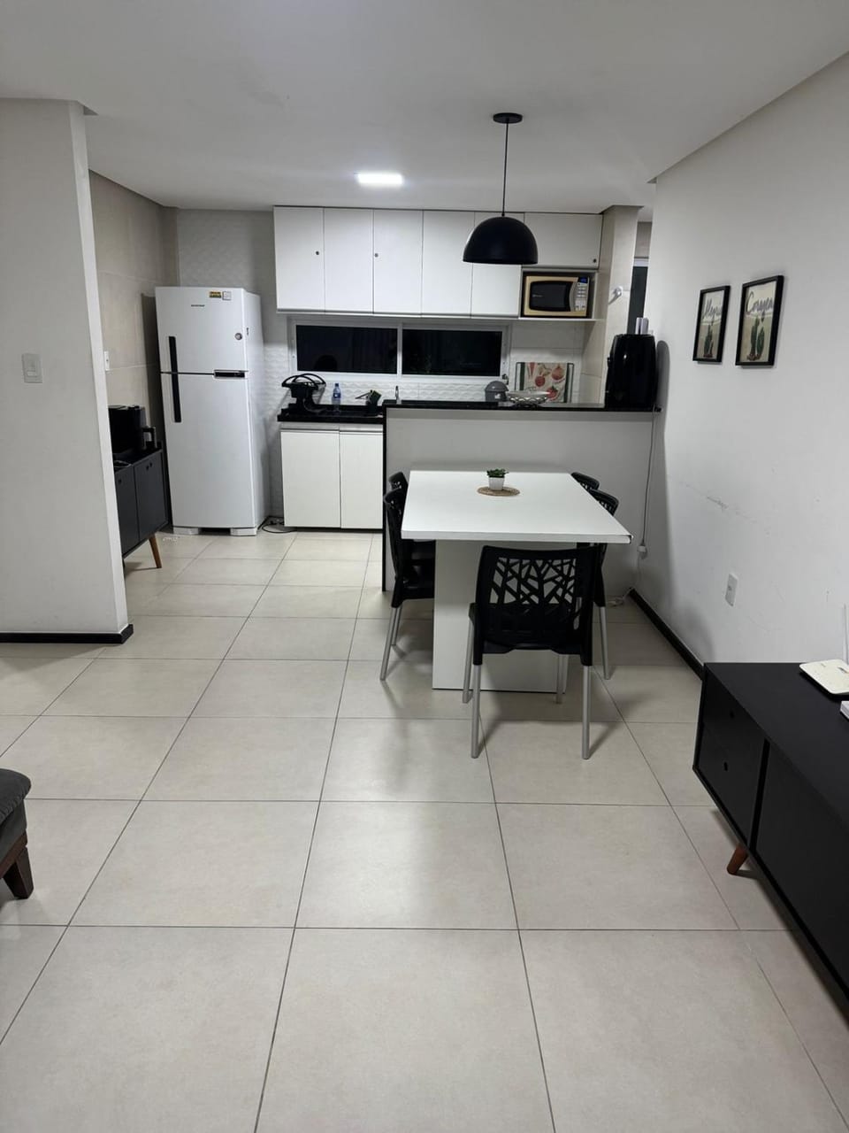 Kitchen or kitchenette, Dining area, stove