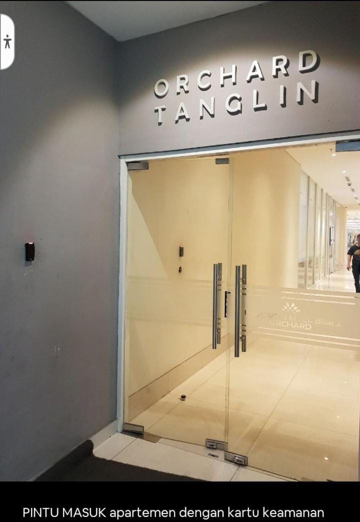 Orchard Tower C15 - Anderson Benson Tanglin Pakuwon Mall Apartment in Surabaya