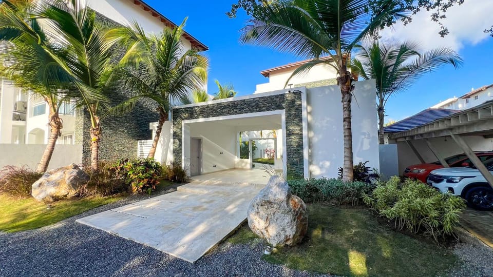 Property building, Garden, Lobby or reception